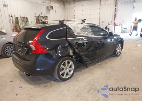 2017 Volvo V60 T5 Premier z USA, uszkodzony, nr VIN YV140MEK9H1367711